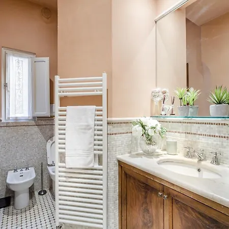 Spacious 4 Bedrooms Flat In *
