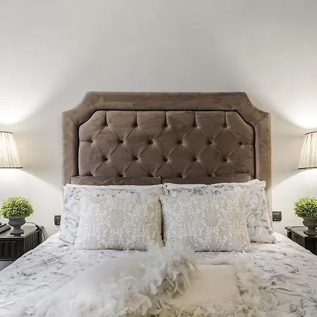 Spacious 4 Bedrooms Flat In *
