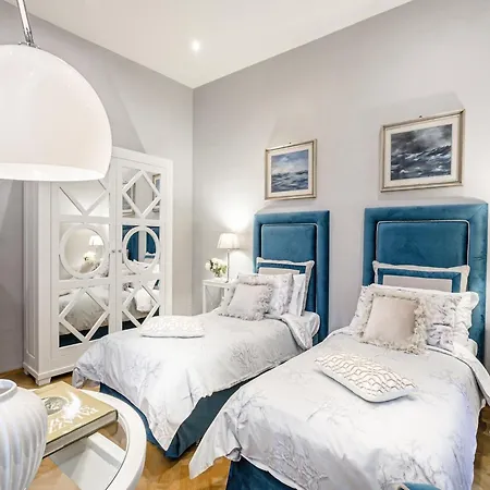 아파트 Spacious 4 Bedrooms Flat In 루카