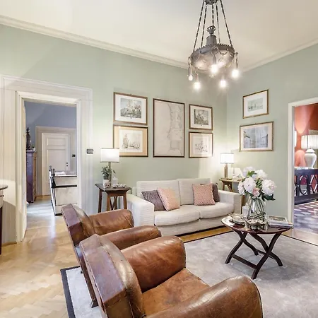 Spacious 4 Bedrooms Flat In *