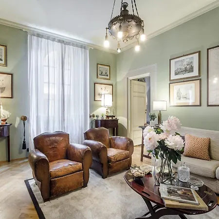 아파트 Spacious 4 Bedrooms Flat In 루카