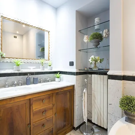 Spacious 4 Bedrooms Flat In *